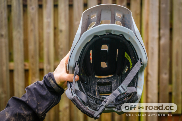 IXS Trigger AM helmet review off road.cc